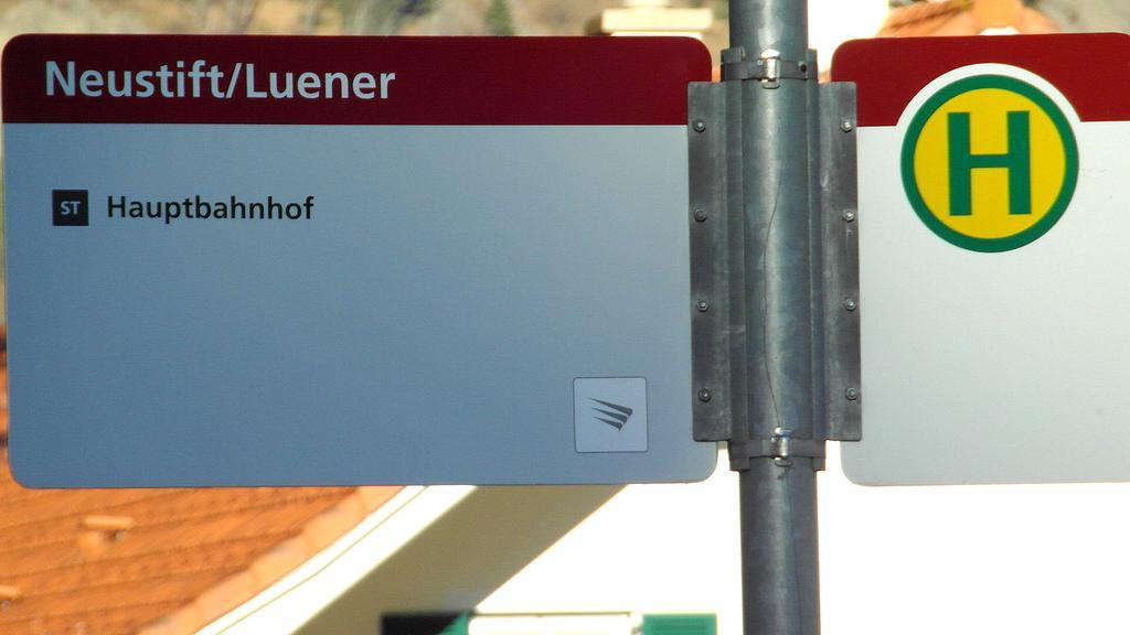 Luenerhof Guest House นอยชติฟ อิม ชตูไปทัล ภายนอก รูปภาพ